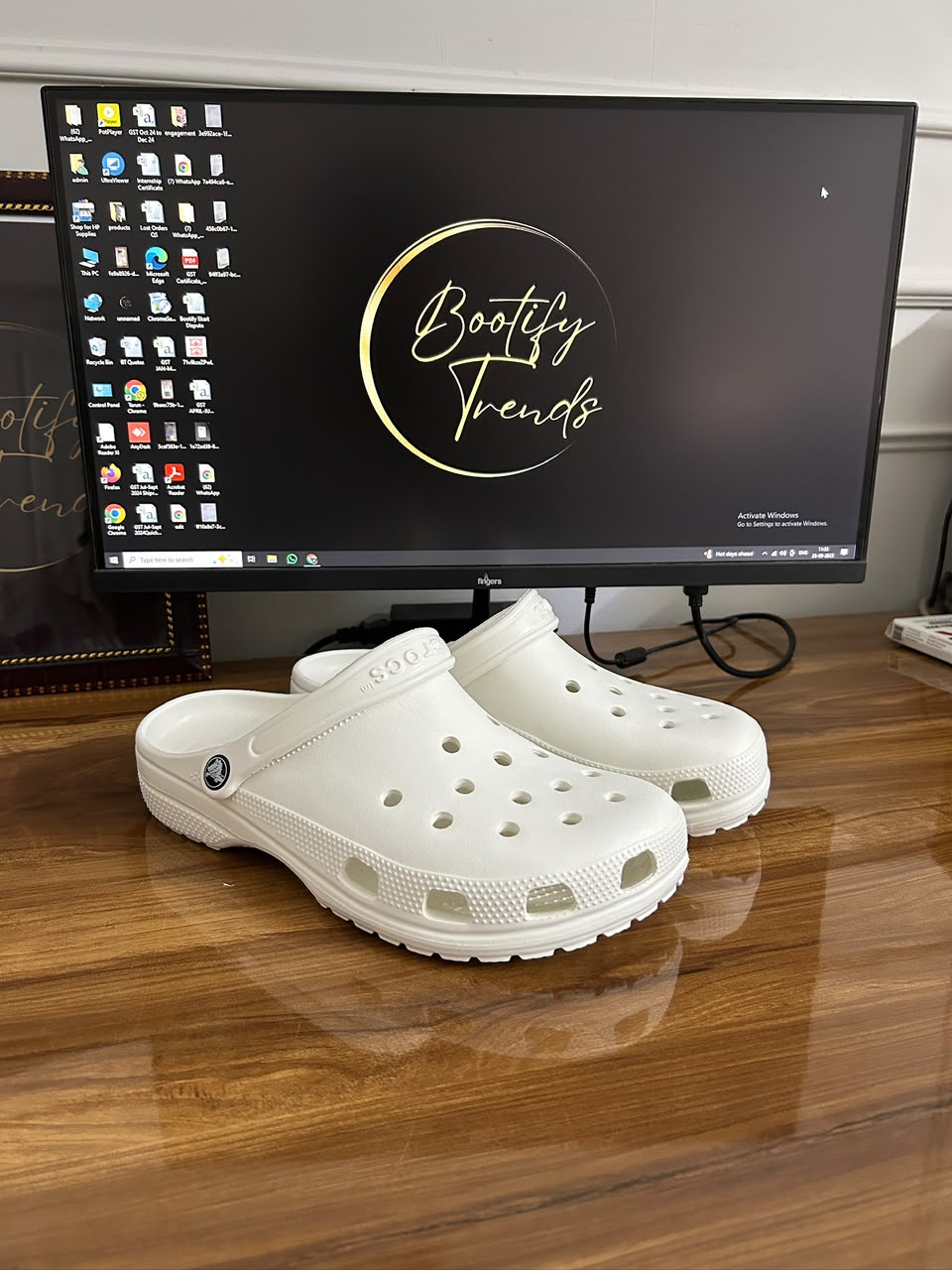 Classic (White)