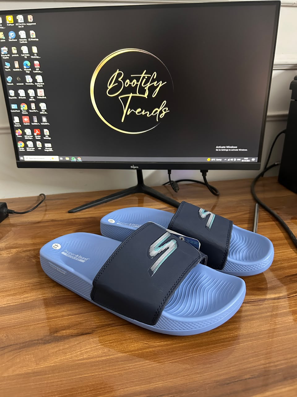 Sketchers Hyperburst Performance Slides (Blue)