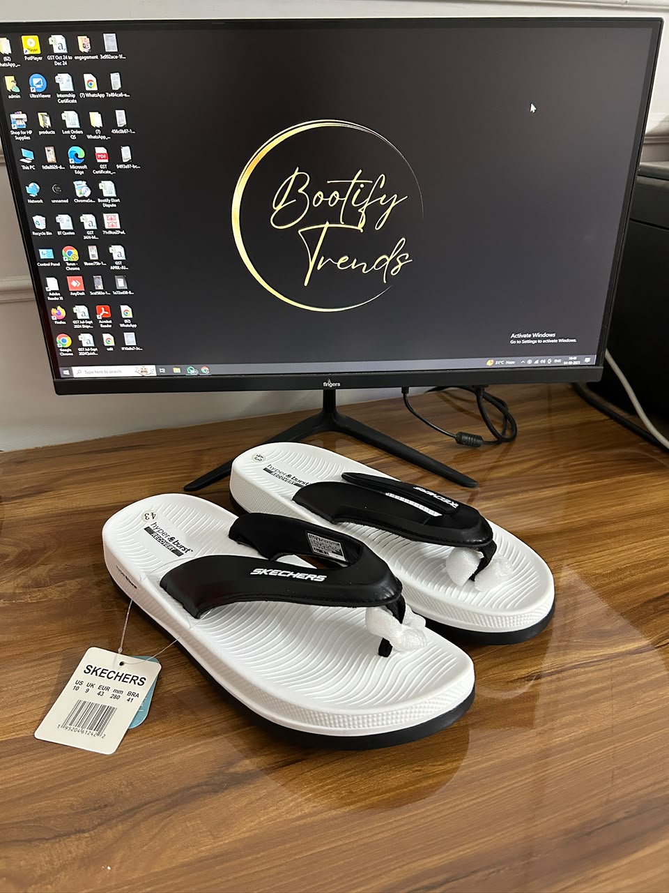 Sketchers Hyperburst Flip-Flops (White)