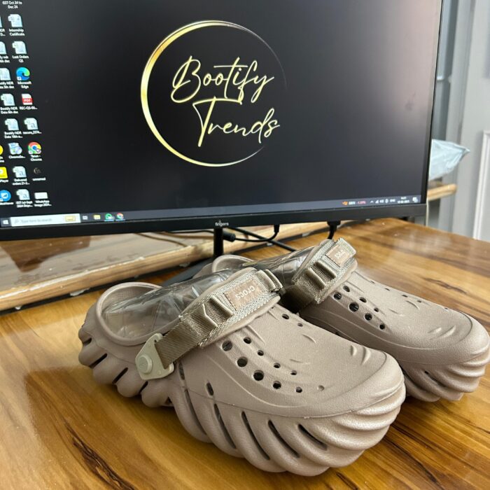 Crocx Echo Clogs (Brown)